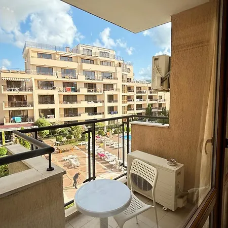 With Pool View Apartament *