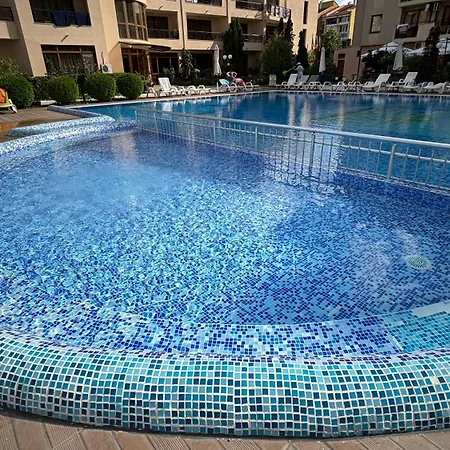 With Pool View * Słoneczny Brzeg
