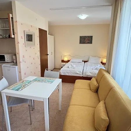 Apartament With Pool View Słoneczny Brzeg